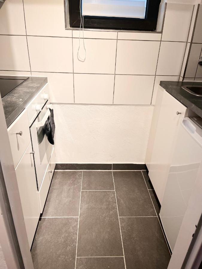Gemuetliches Zentrales Apartment 2 Min Bis Du Hbf ดุยส์บูร์ก ภายนอก รูปภาพ